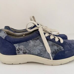 Women’s Navy Blue Casual Lace-Up Sneakers